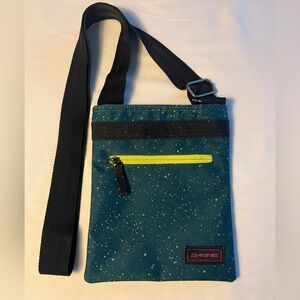 NWOT Dakine Jive Crossbody Bag
